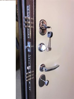 Входная дверь Regina Антик медный / Бьянко - фото 40867 Входная дверь Regina Антик медный / Бьянко - фото 40867