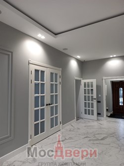 Раздвижная двустворчатая дверь Астон Белый Классик Мателюкс с фацетом - фото 60994