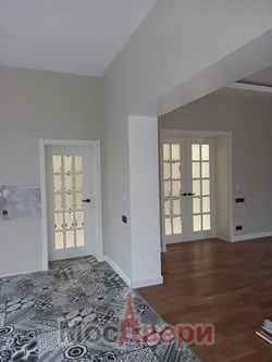 Раздвижная двустворчатая дверь Астон Белый Классик Мателюкс с фацетом - фото 60996